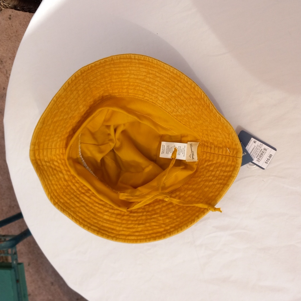 Universal Thread adjustable hat - Picture 3 of 5